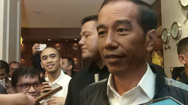 Capres no urut 01, Joko Widodo usai Debat Ke IV Pilpres 2019 di Hotel Shangri-La, Jakarta Pusat, Sabtu, (30/3). Foto: Adim Mugni/kumparan