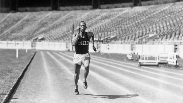 Jesse Owens dalam sebuah sesi latihan Foto: Dok. jesseowens.com