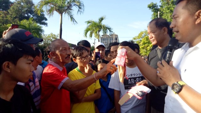 Polresta Denpasar kembali mengumbar sebanyak 20 tersangka yang terdiri dari bandar dan kurir narkoba di Lapangan Bajra Sandhi, Renon, Bali