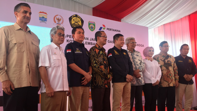 Menteri Energi dan Sumber Daya Mineral (ESDM) Ignasius Jonan meresmikan 4.315 sambungan jaringan gas bumi atau jargas untuk rumah tangga di Palembang, Sumatera Selatan