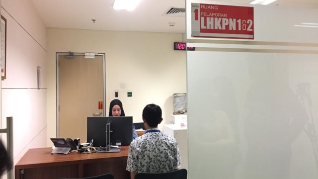 Suasana hari terakhir pelaporan harta kekayaan oleh pejabat negara di Gedung Merah Putih KPK