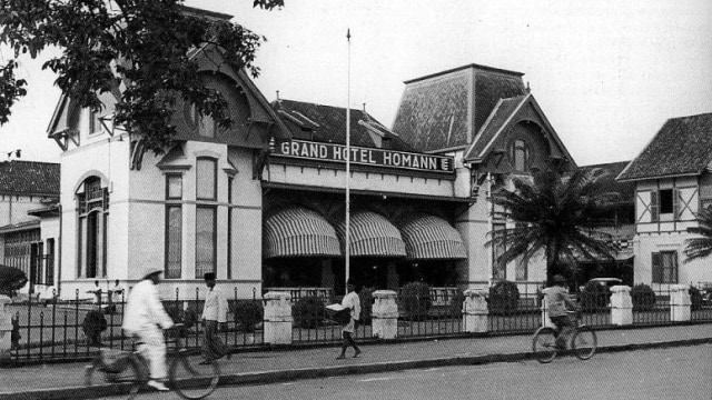 Hotel Savoy Homann di Bandung tempo dulu. Sumber: http://www.disparbud.jabarprov.go.id/wisata/galery/www.bandungheritage.org.jpg