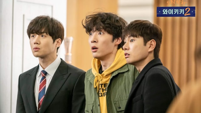 Review: Welcome To Waikiki 2, Semakin Absurd dan Menghibur 