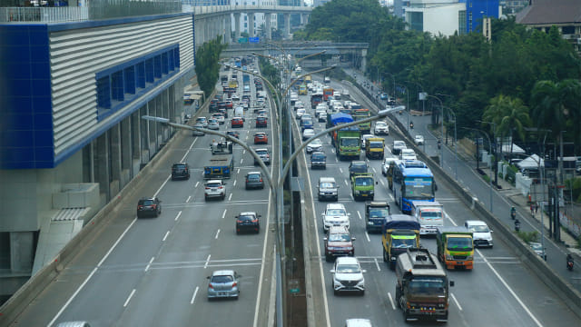 Jalan Tol Lingkar Luar Jakarta. Foto: Aditia Noviansyah/kumparan