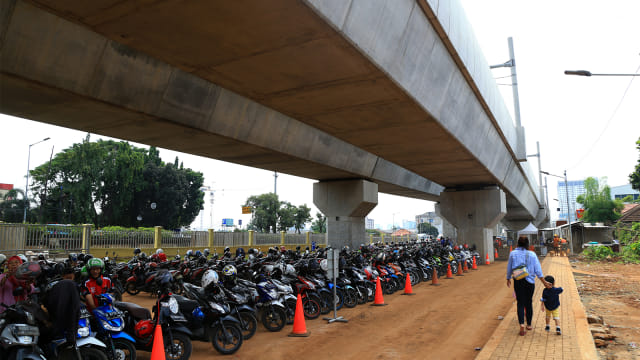 Suasana parkiran kendaraan di depo Lebak Bulus. Foto: Aditia Noviansyah/kumparan