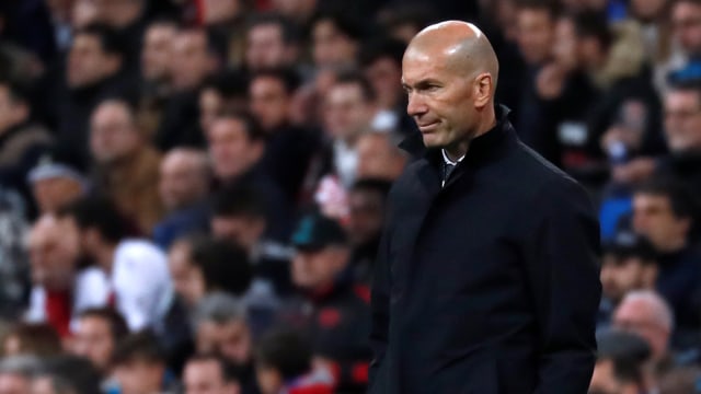 Zidane memimpin Real Madrid di laga vs Huesca. Foto: Reuters/Juan Medina