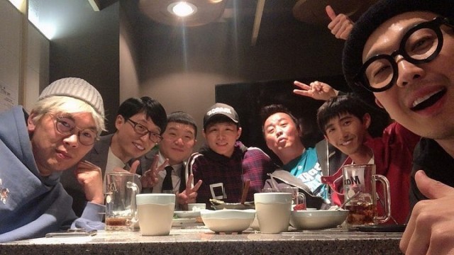 Anggota dan sutradara Infinite Challenge, Minggu (31/3). Foto: Instagram/@mudo_official_