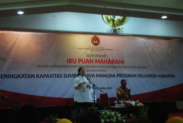 Puan Maharani menghadiri acara sosialisasi Program Keluarga Harapan (PKH), Senin (01/04/2019) di Graha Wisata Niaga, Solo. (Tara Wahyu N.V.)
