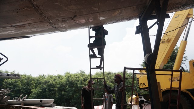 Pemotongan Pesawat Menjadi Restoran di Bekasi