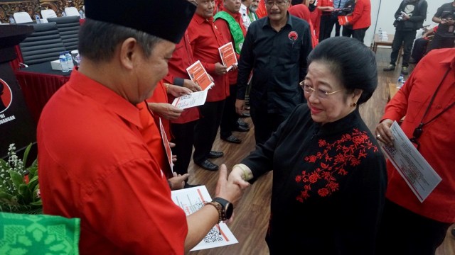 Megawati: Dulu Suka Neno Warisman Sebagai Penyanyi, Sekarang Ngantem (77053)