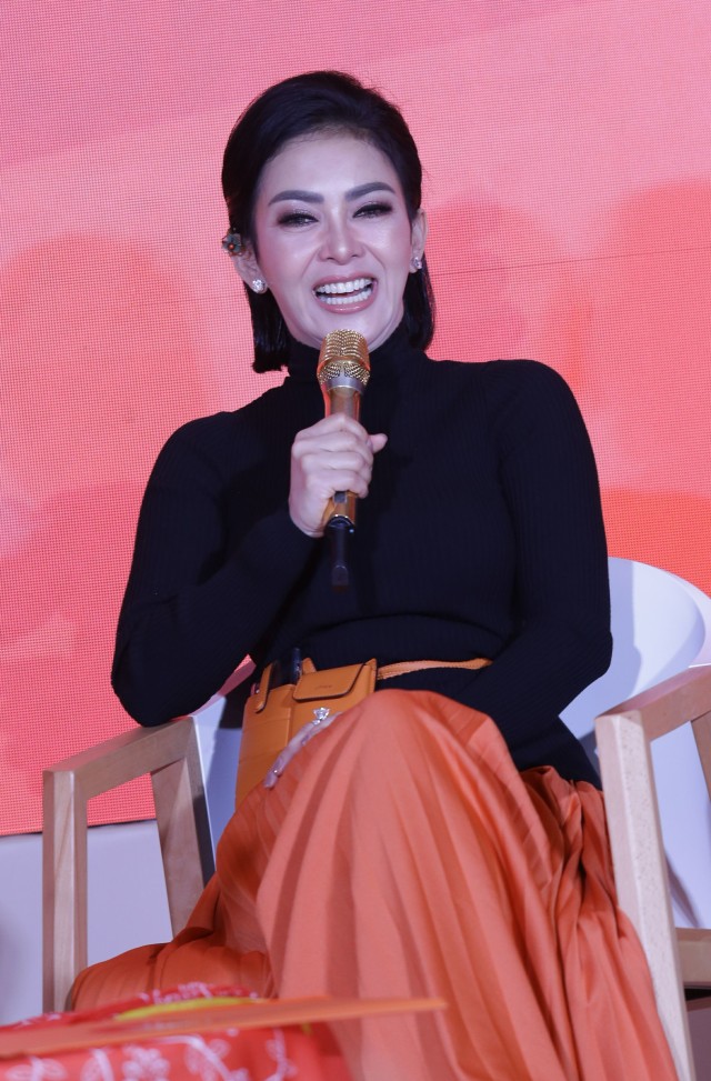Penyanyi Syahrini saat hadir menjadi brand ambassador Shopee di Heritage Menteng, Jakarta, Selasa (2/3). Foto: Ronny