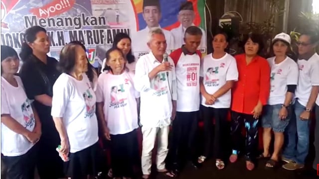 Deklrasi dukungan keluarga Prabowo Subianto di Desa Tounelet, Langowan Kabupaten Minahasa kepada Joko Widodo. (foto: istimewa)
