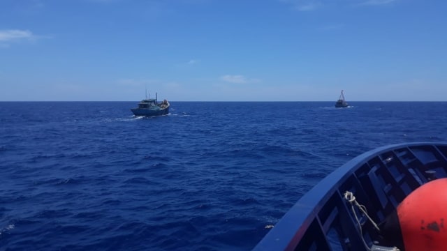 Kapal China kembali ke Laut Natuna Utara - Dua kapal berbendera Vietnam yang di tangkap KKP di Wilayah Pengelolaan Perikanan Negara Republik Indonesia (WPP-NRI) Laut Natuna Utara pada Selasa (2/4). Foto: Dok. KKP