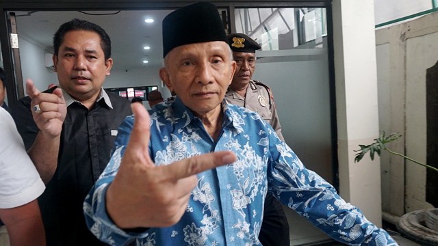 Ketua Majelis Kehormatan Partai Amanat Nasional (PAN), Amien Rais, tiba di Pengadilan Negeri Jakarta Selatan untuk menjadi saksi dalam sidang lanjutan Ratna Sarumpaet, Jakarta, Kamis (4/4). Foto: Fanny Kusumawardhani/kumparan