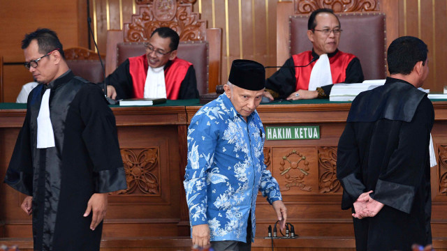 Ketua Dewan Kehormatan PAN Amien Rais (kiri) dalam sidang lanjutan terdakwa kasus dugaan penyebaran berita bohong atau hoaks Ratna Sarumpaet di PN Jakarta Selatan, Jakarta, Kamis (4/4). Foto: ANTARA FOTO/Sigid Kurniawan