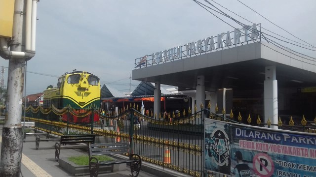 kereta api di stasiun Tugu Yogyakarta, Kamis (4/4/2019) Foto: erl