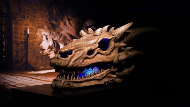 Tengkorak naga milik klan Targaryen di King's Landing Foto: Game of Thrones Exhibition