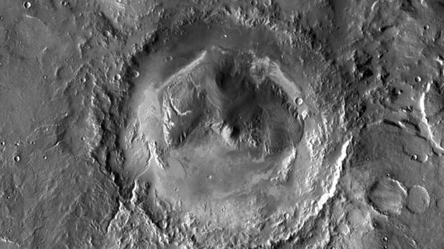 Pemandangan Kawah Gale di Mars yang ditangkap oleh kamera Thermal Emission Imaging System Foto: Wikimedia.commons