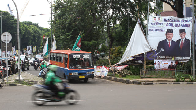 Kondisi alat peraga kampanye, Pancoran, Jakarta Selatan