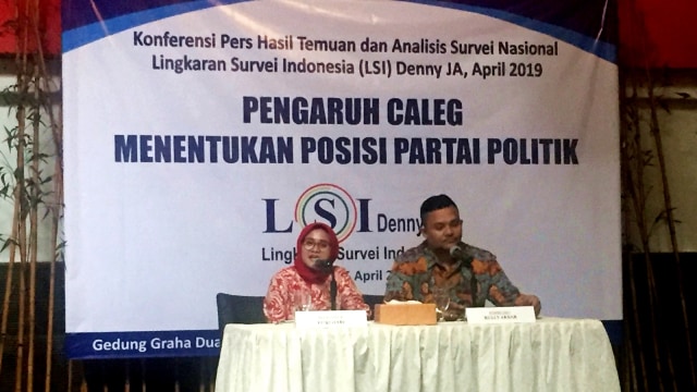 Rilis survei LSI Denny JA soal pengaruh caleg menentukan posisi partai politik. Foto: Moh Fajri/kumparan