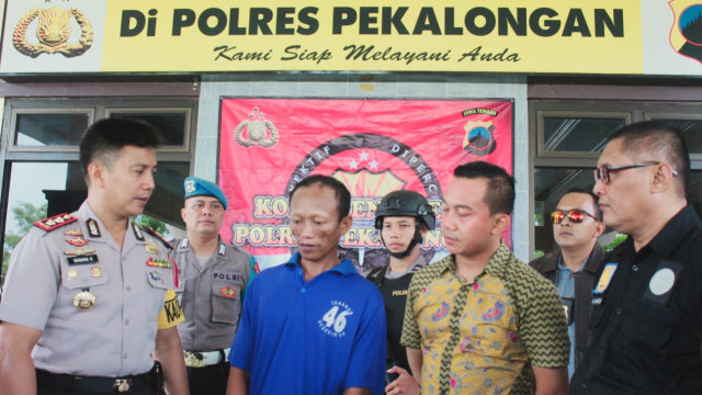 Grandong ditangkap petugas pada Rabu (3/22) lalu di rumahnya di Desa Rowolaku Kecamatan Kajen. 