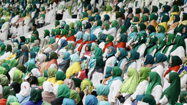 TGB: Lawan Jokowi di 2019 Adalah Fitnah (98436)