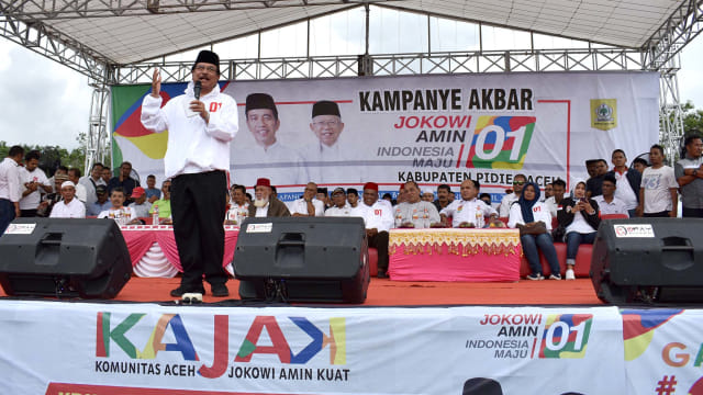 Sofyan Djalil saat berkampanye untuk Jokowi-Ma'ruf di lapangan Beureunuen, Kabupaten Pidie, Aceh. Foto: Adi Warsidi/acehkini