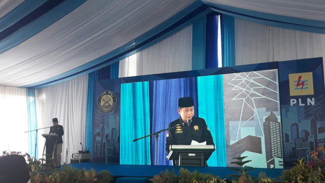 Menteri ESDM, Ignasius Jonan memberikan sambutan saat meresmikan gardu induk dan saluran udara tegangan tinggi di Takengon, Aceh, Selasa, (9/4). Foto: Ema Fitriyani/kumparan