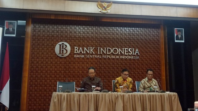 Konperensi pers Bank Indonesia mengenai hasil pertemuan bank sentral dan menteri keuangan ASEAN di  Gedung Bank Indonesia, Selasa, (9/4). Foto: Nicha Muslimawati/kumparan