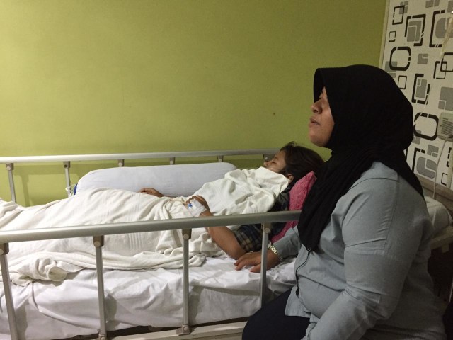 Au, korban penganiayaan yang dilakukan 12 siswi SMA dirawat di sebuah rumah sakit di Pontianak. Foto: Dok Hi!Pontianak