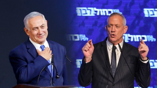 Benjamin Netanyahu dan Benny Gantz. Foto: AFP/ Jack GUEZ dan  GALI TIBBON