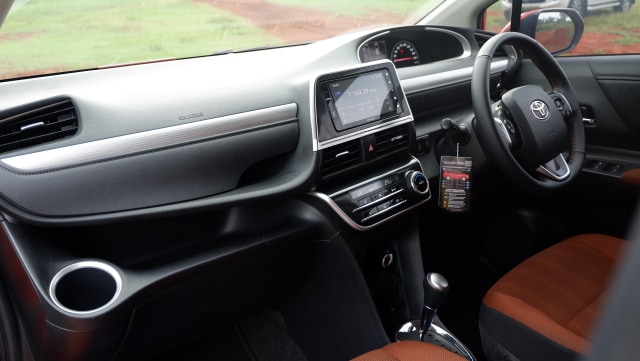 Layout dashboard Toyota Sienta