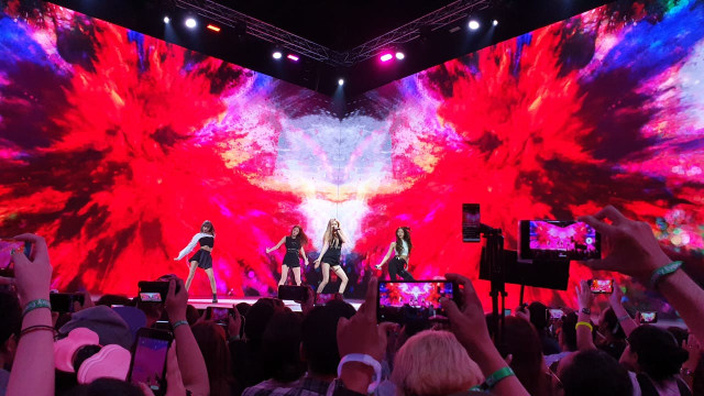 Penampilan Blackpink di acara Samsung 'A Galaxy Event' di Bangkok, Thailand. Foto: Bianda Ludwianto/kumparan