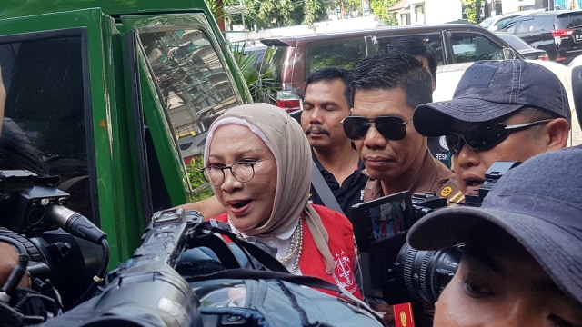 Tersangka kasus penyebaran hoaks, Ratna Sarumpaet tiba di Pengadilan Negeri Jakarta Selatan, Kamis (11/4). Foto: Efira Tamara Thenu/kumparan