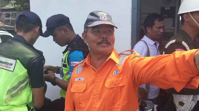 Saiful Bahar, petugas palang pintu Poltangan yang menyaksikan kejadian. Foto: Agaton/kumparan