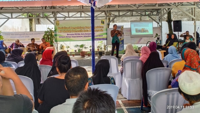PD PAL Banjarmasin sosialisasi pentingnya instalasi limbah di Kelurahan Kelayan Barat, Kota Banjarmasin pada Kamis (11/4). Foto: Zahidi/banjarhits.id