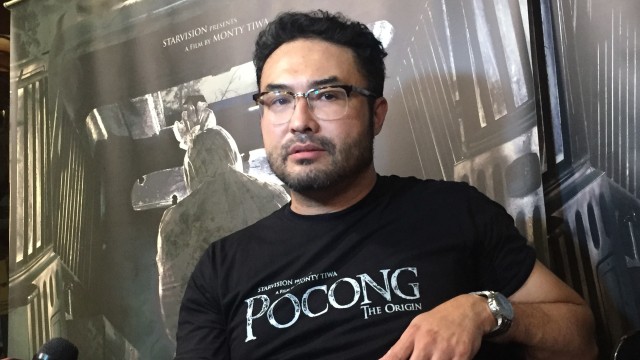 Surya Saputra di Konferensi Pers Film ‘Pocong The Origin’ Foto: Sarah Yulianti Pratama/kumparan