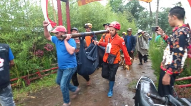 Dua Orang Pengunjung Air Terjun Coban Glotak Tewas Tertimpa Pohon