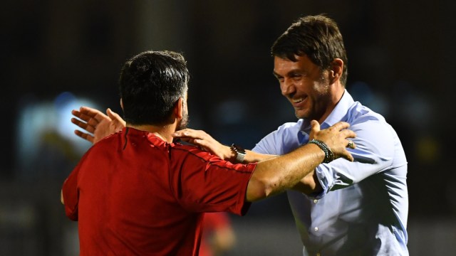 Gattuso bersama Paolo Maldini di Jeddah. Foto: AFP/Giuseppe Cacace