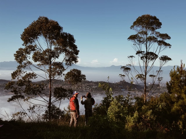 Hiking Santai untuk Pemula di Gunung Putri Lembang (19198)