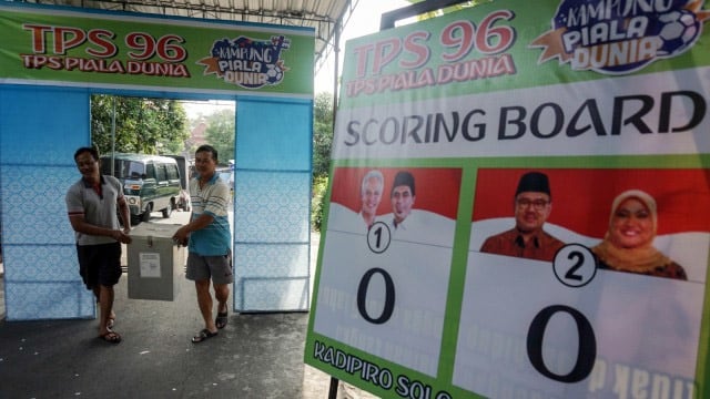 TPS bernuansa sepakbola saat Pemilihan Gubernur Jawa Tengah