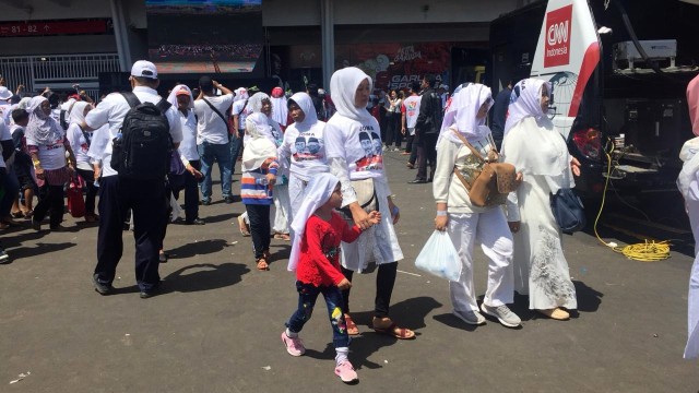 Anak-anak di Kampanye Akbar Jokowi-Ma’ruf. Foto: Darin Atiandina/kumparan