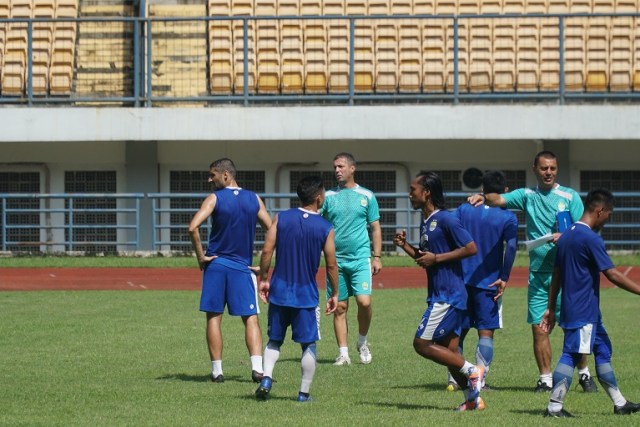 Latihan para pemain Persib di GBLA, Bandung. (Ananda Gabriel)