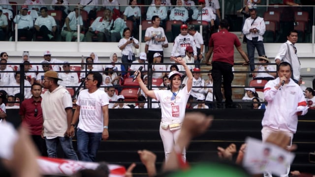 Penampilan sejumlah artis, Konser Putih Bersatu di Stadion Utama GBK, Jakarta