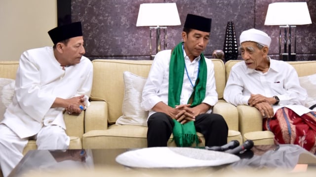 Joko Widodo bertemu Mbah Moen,Habib Luthfi, Konser Putih Bersatu di Stadion Utama GBK