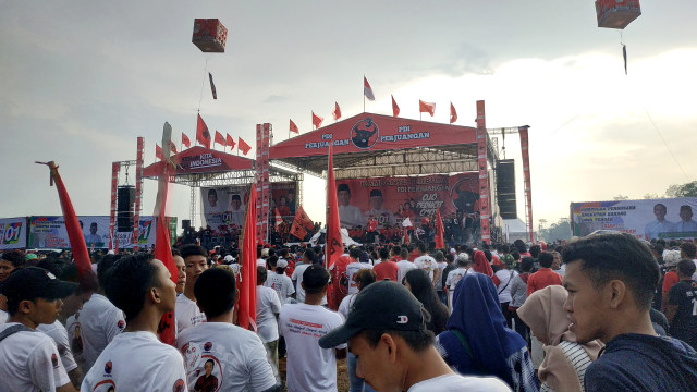 Suasana Kampanye Akbar PDIP di Sirkuit Mijen, Kota Semarang