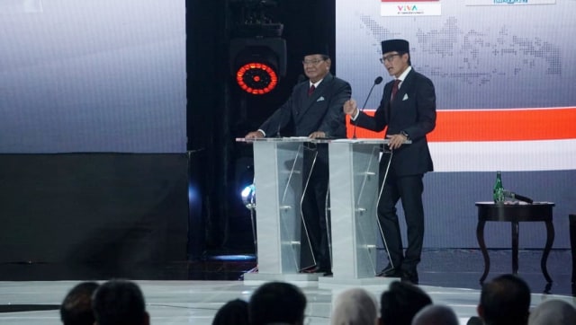 Pasangan Capres dan Cawapres no urut 02, Prabowo-Sandi saat mengikuti Debat Final Pilpres 2019 di Hotel Sultan, Jakarta, Sabtu (13/4). Foto: Fanny Kusumawardhani/kumparan