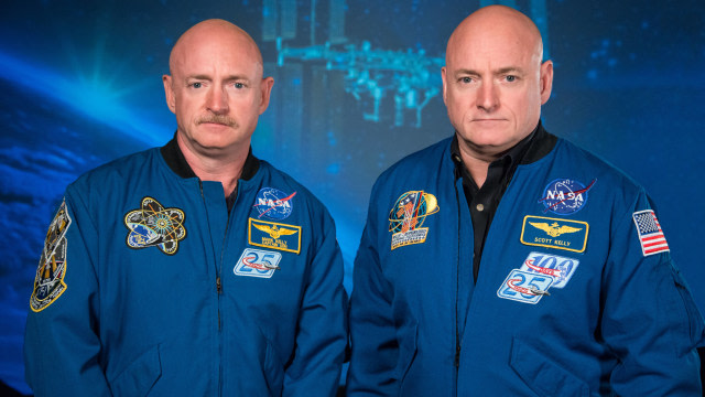 Mark Kelly dan Scott Kelly. (Foto: NASA)