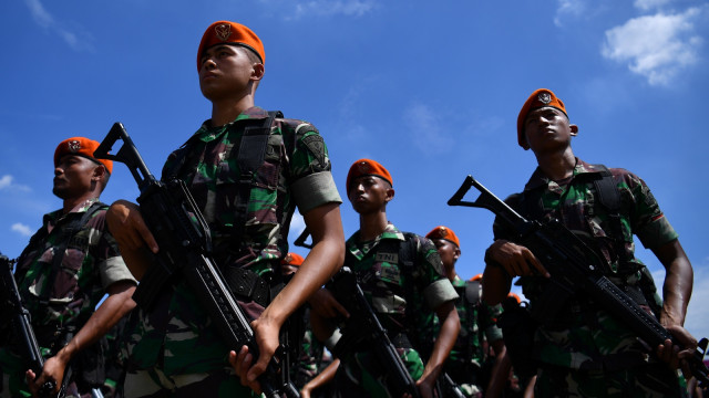 Prajurit Paskhas TNI AU mengikuti Apel Patroli Skala Besar TNI-Polri di JIExpo, Kemayoran, Jakarta Pusat, Minggu (14/4). Foto: ANTARA FOTO/Sigid Kurniawan