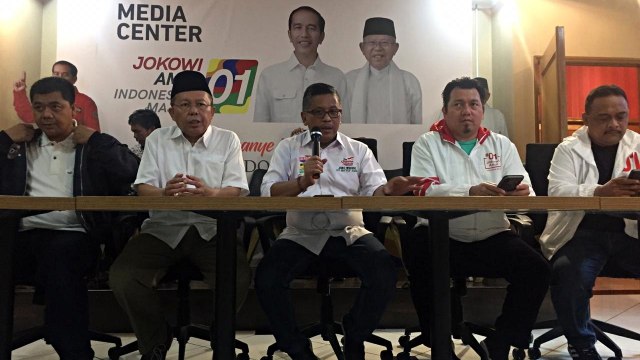 Jumpa pers Tim Kampanye Nasional (TKN) Jokowi-Ma’ruf Amin di Rumah Cemara, Jakarta Pusat. Foto: Raga Imam/kumparan